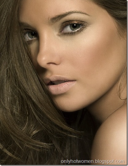 500018581_2cf2e09f-7583-4a8a-b212-c2d16bf7e366-ashley-greene-thumb-1-